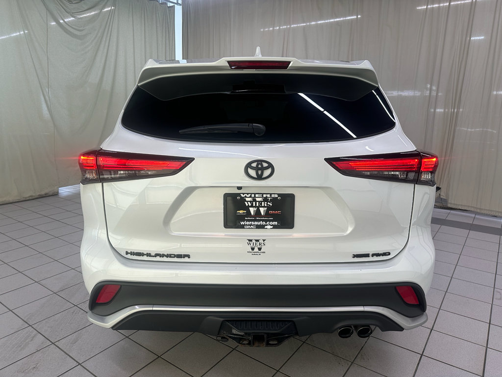 Used 2022 Toyota Highlander XSE AWD/4WD image 6