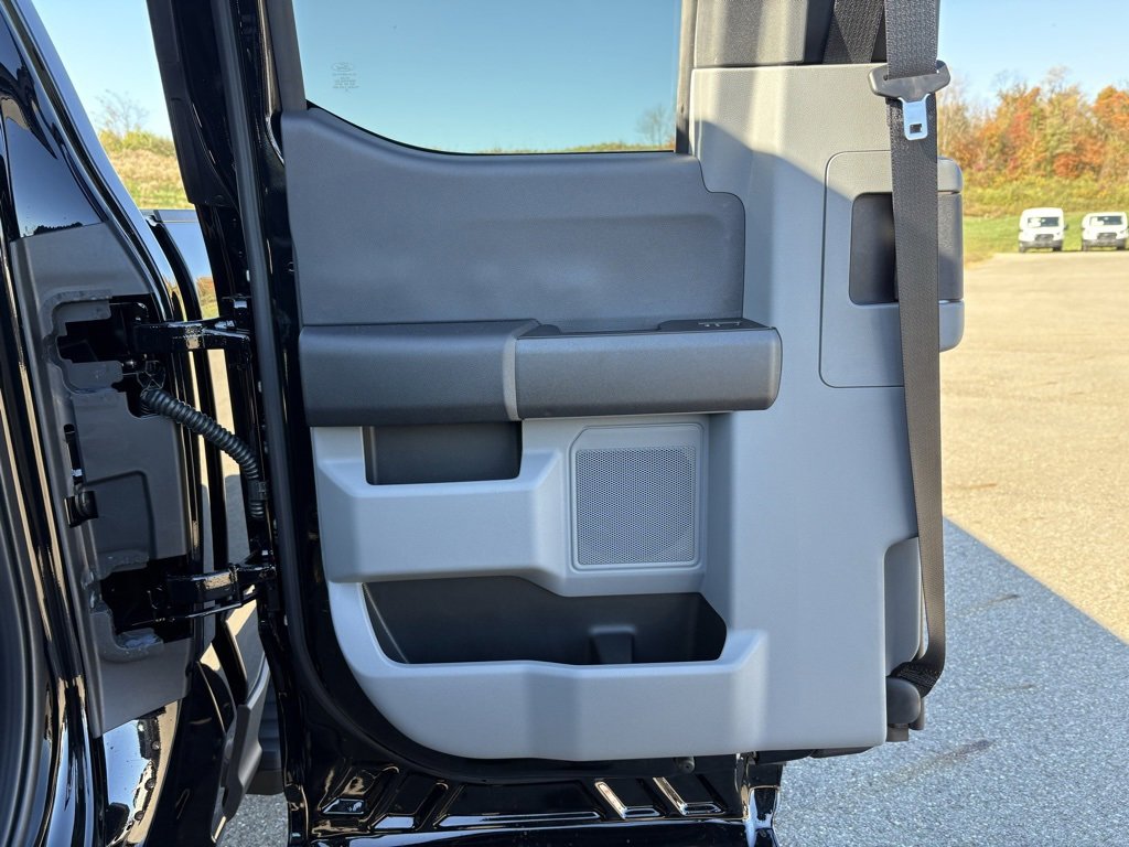 New 2026 Ford F350 XLT w/ FX4 Off-Road Package AWD/4WD image 23