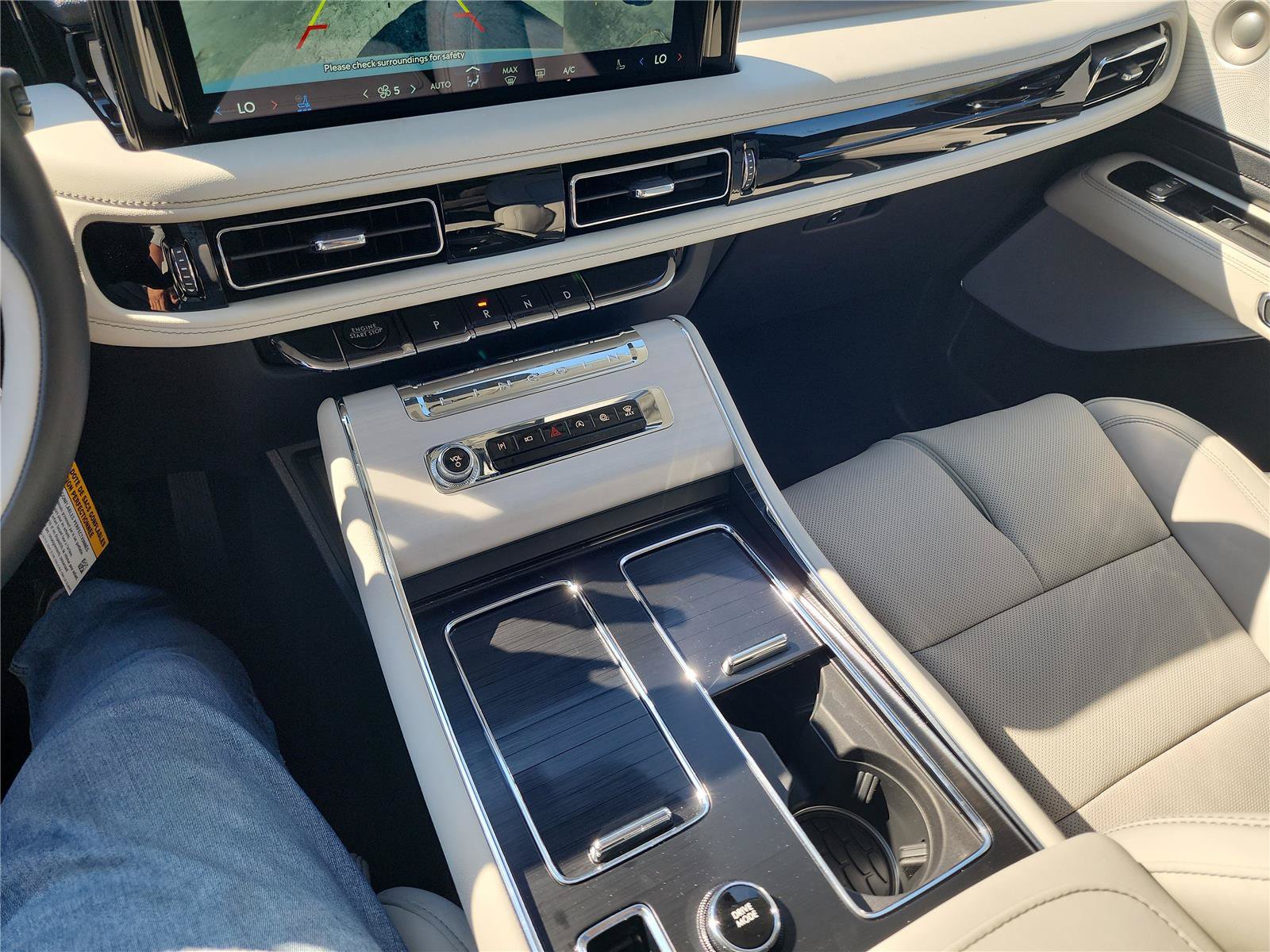 New 2026 Lincoln Aviator Reserve w/ Luxury Package RWD image 38