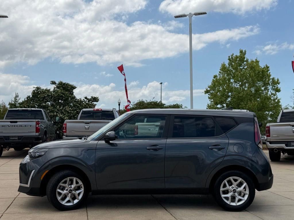 Used 2024 Kia Soul LX w/ Option Group 015 FWD image 7
