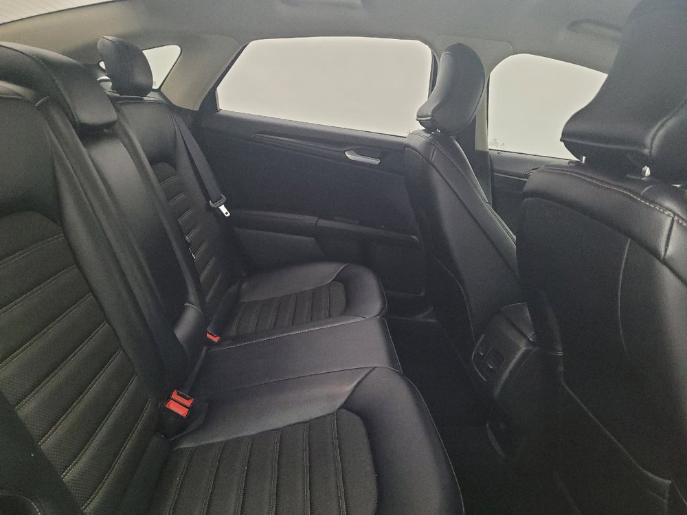 Used 2018 Ford Fusion SE w/ Equipment Group 201A FWD image 19