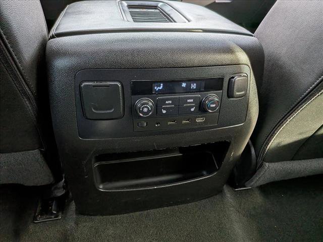 Used 2017 Chevrolet Suburban LT image 20