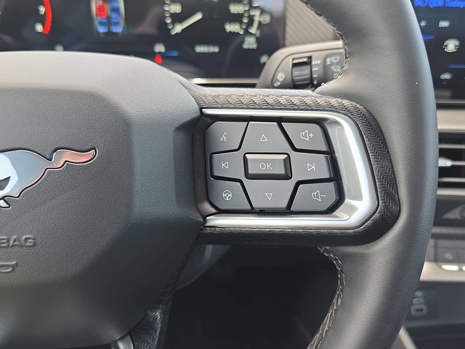 Used 2025 Ford Mustang Coupe RWD image 17