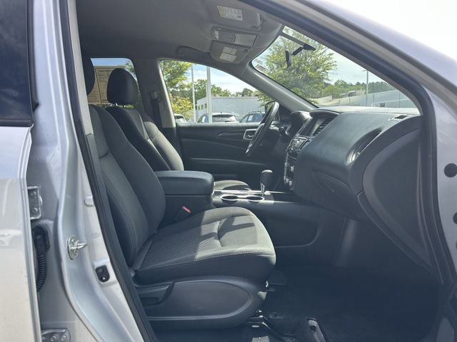 Used 2020 Nissan Pathfinder S image 29