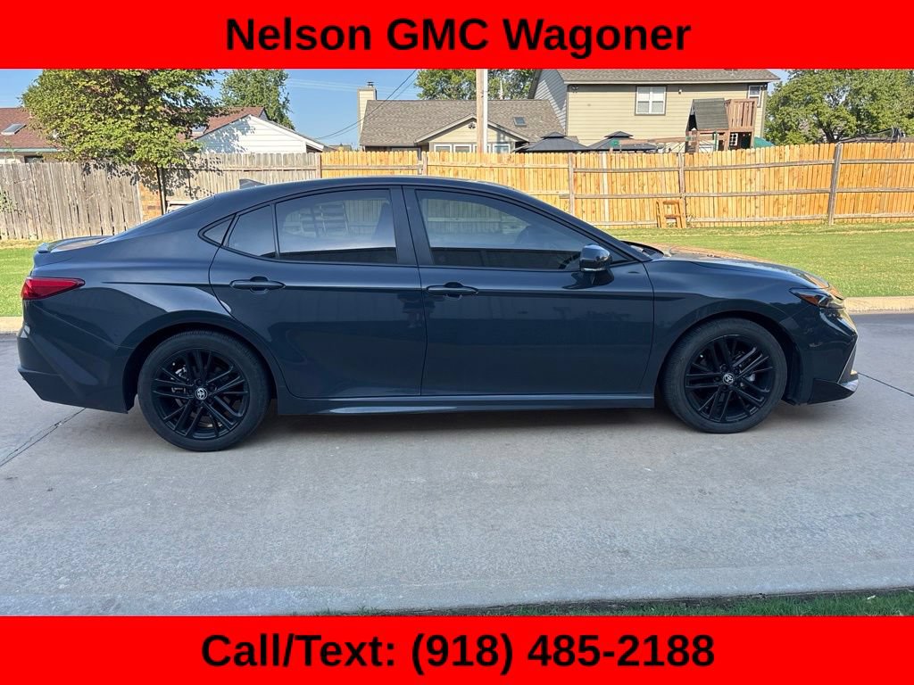 Used 2025 Toyota Camry SE w/ Convenience Package FWD image 4