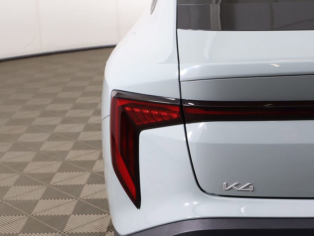 Used 2025 Kia K4 LXS image 14