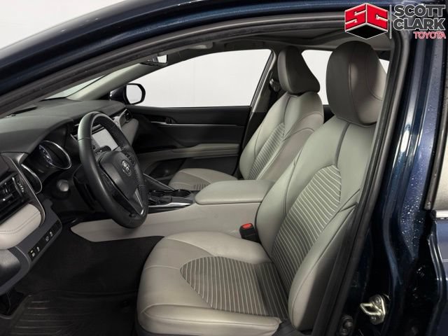 Used 2020 Toyota Camry SE w/ Convenience Package FWD image 14