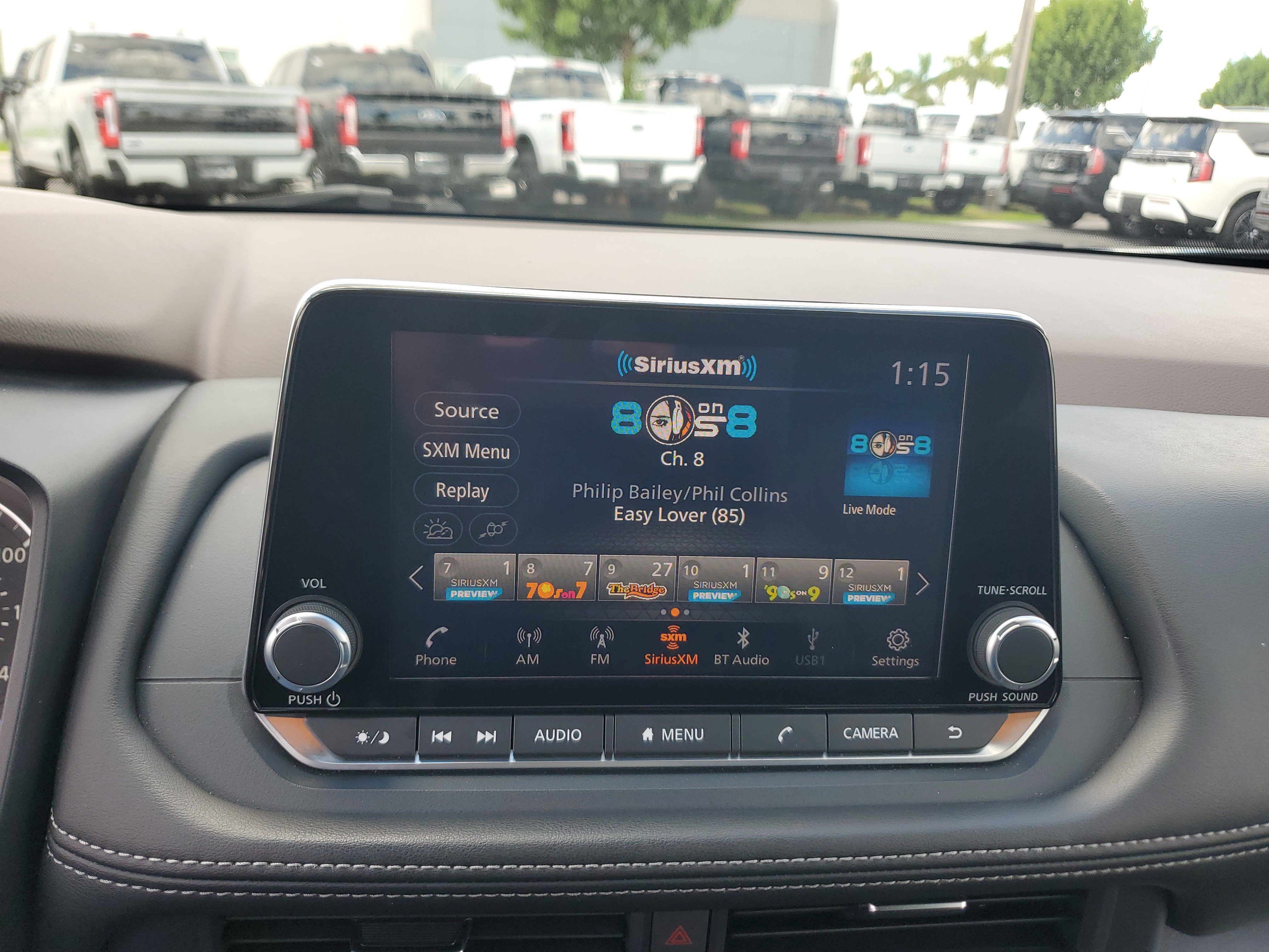 Used 2023 Nissan Rogue SV image 23