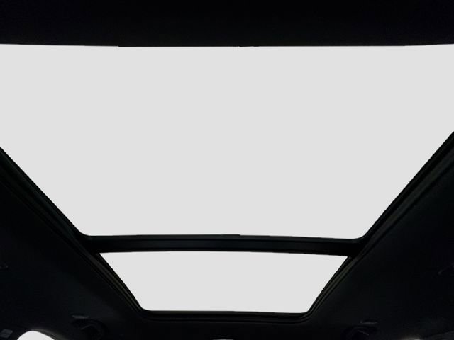 Used 2024 Jeep Grand Cherokee L Overland w/ Advanced Protech Group III image 21