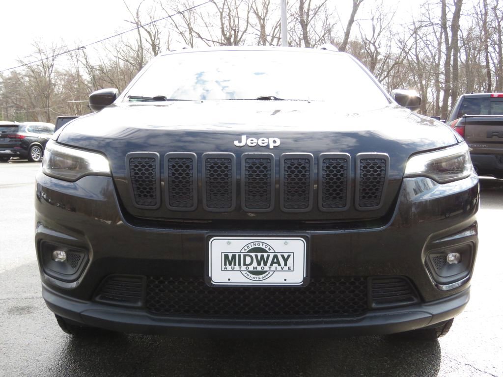 Used 2019 Jeep Cherokee Latitude Plus w/ Cold Weather Group image 2