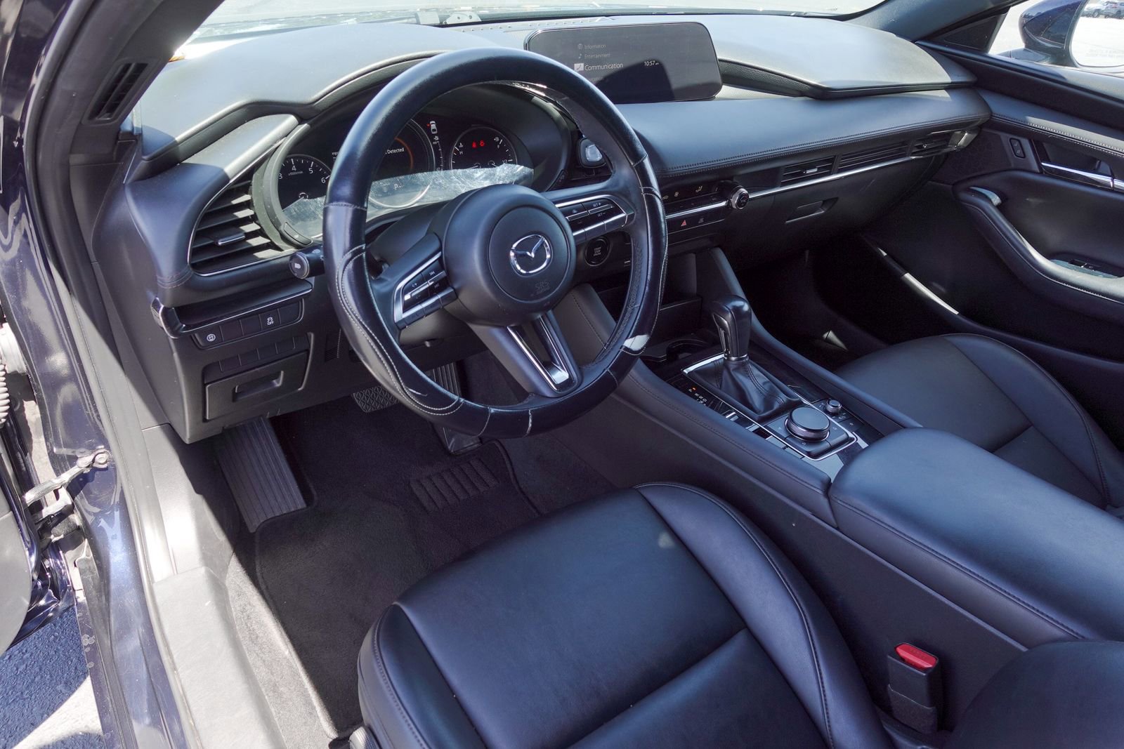 Used 2019 MAZDA MAZDA3 Hatchback FWD image 9