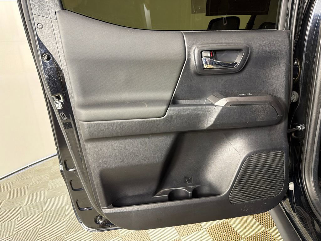 Used 2019 Toyota Tacoma TRD Off-Road image 22