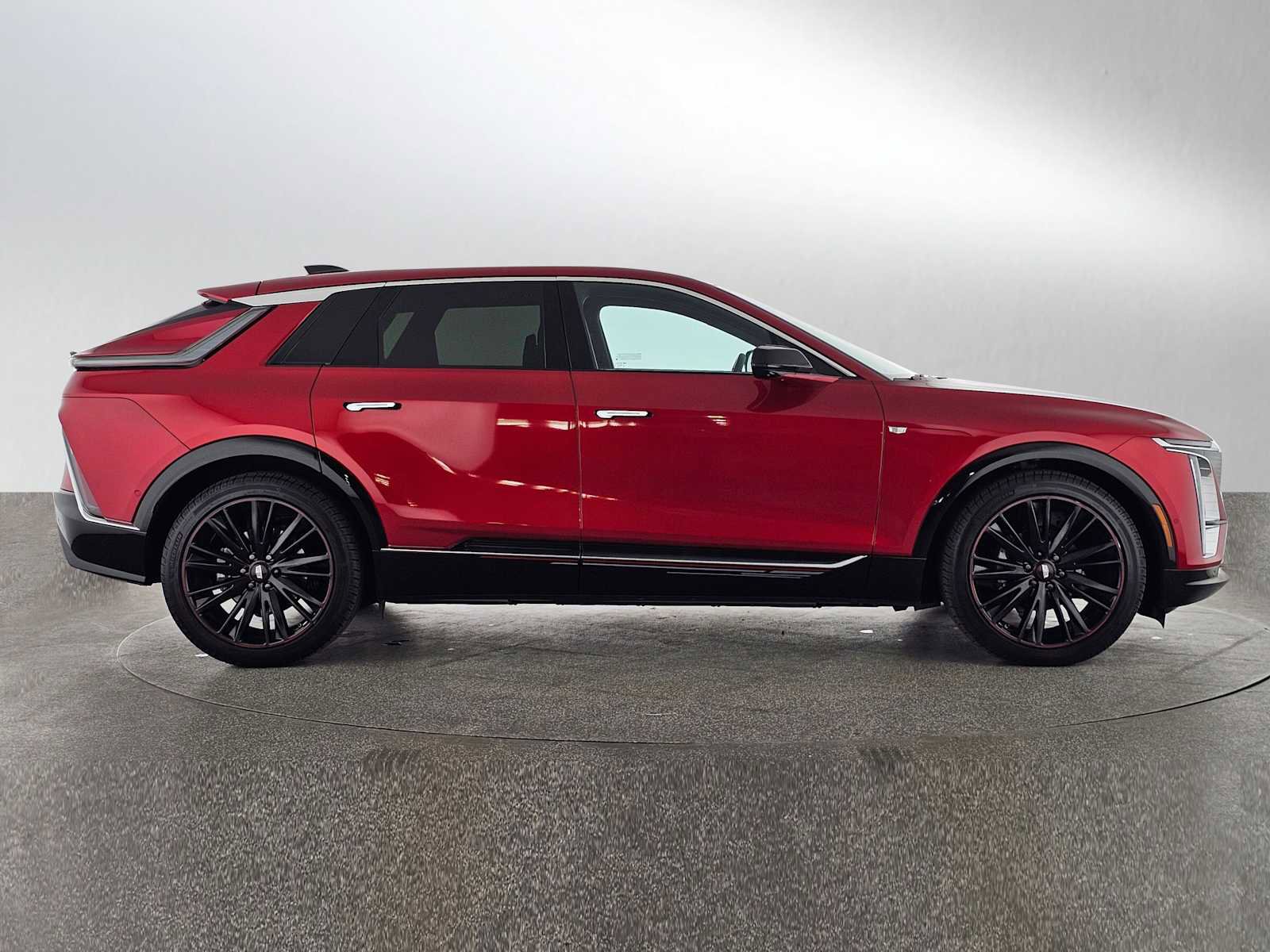 Used 2025 Cadillac Lyriq Luxury w/ LPO, Red Accent Package image 2