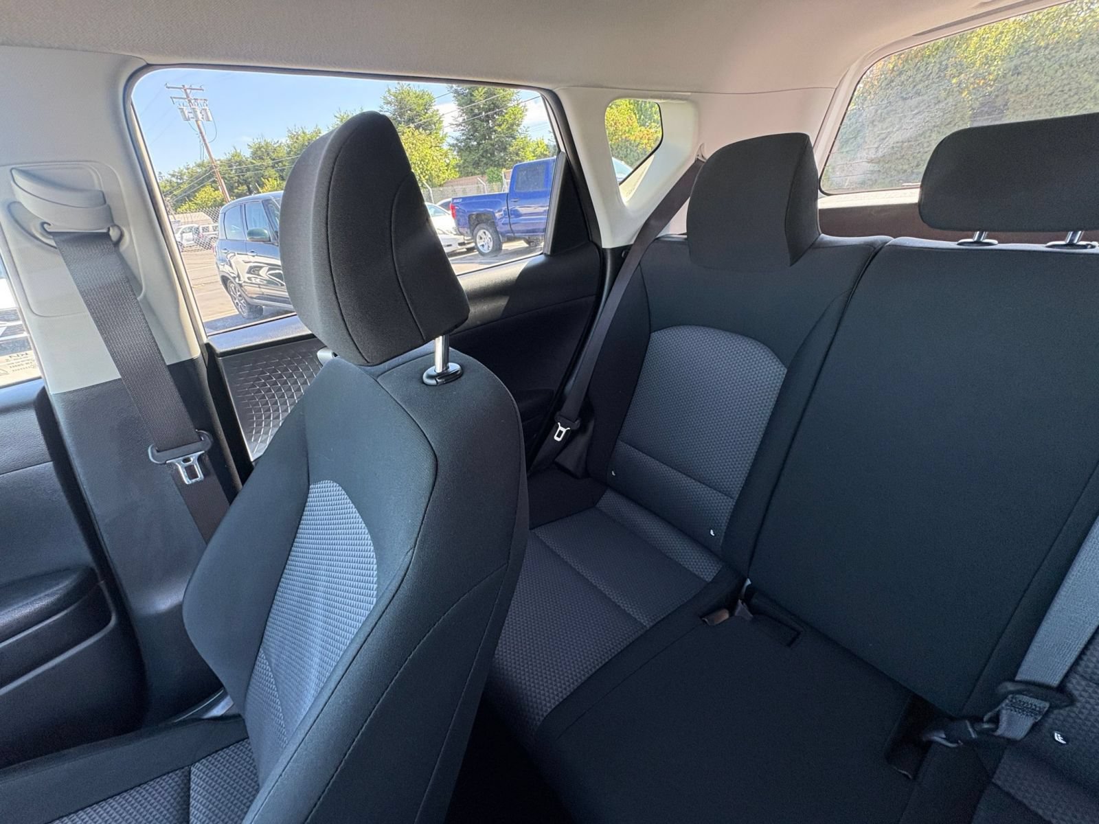 Used 2025 Kia Soul LX w/ LX Technology Package FWD image 37