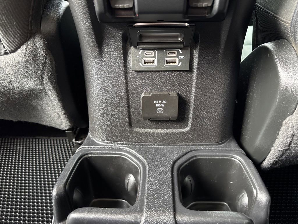 Used 2020 Jeep Wrangler Unlimited Sahara AWD/4WD image 21