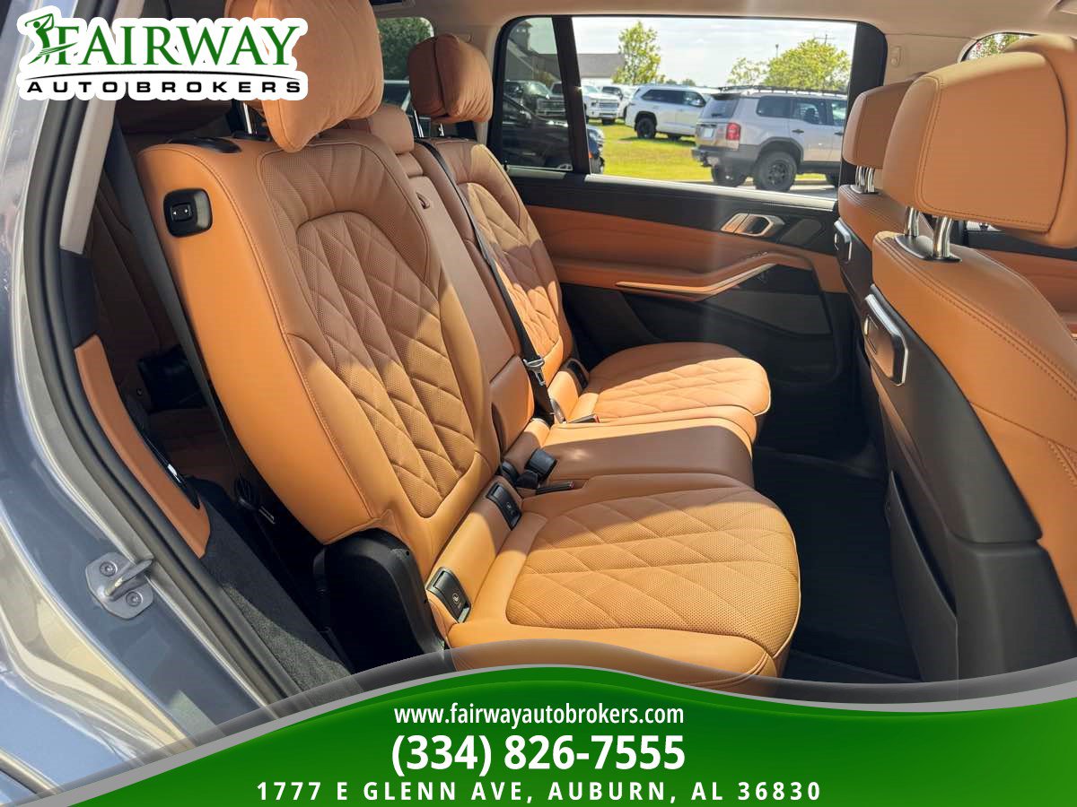 Used 2026 BMW X7 xDrive40i AWD/4WD image 13