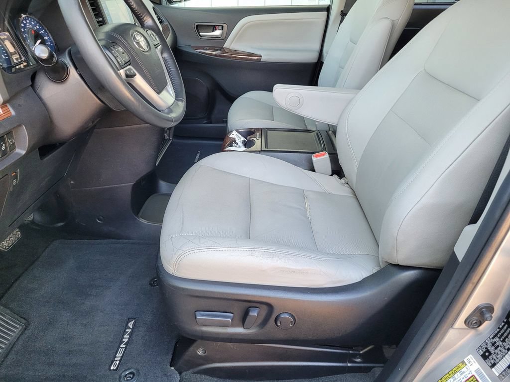 Used 2015 Toyota Sienna Limited Premium AWD/4WD image 23