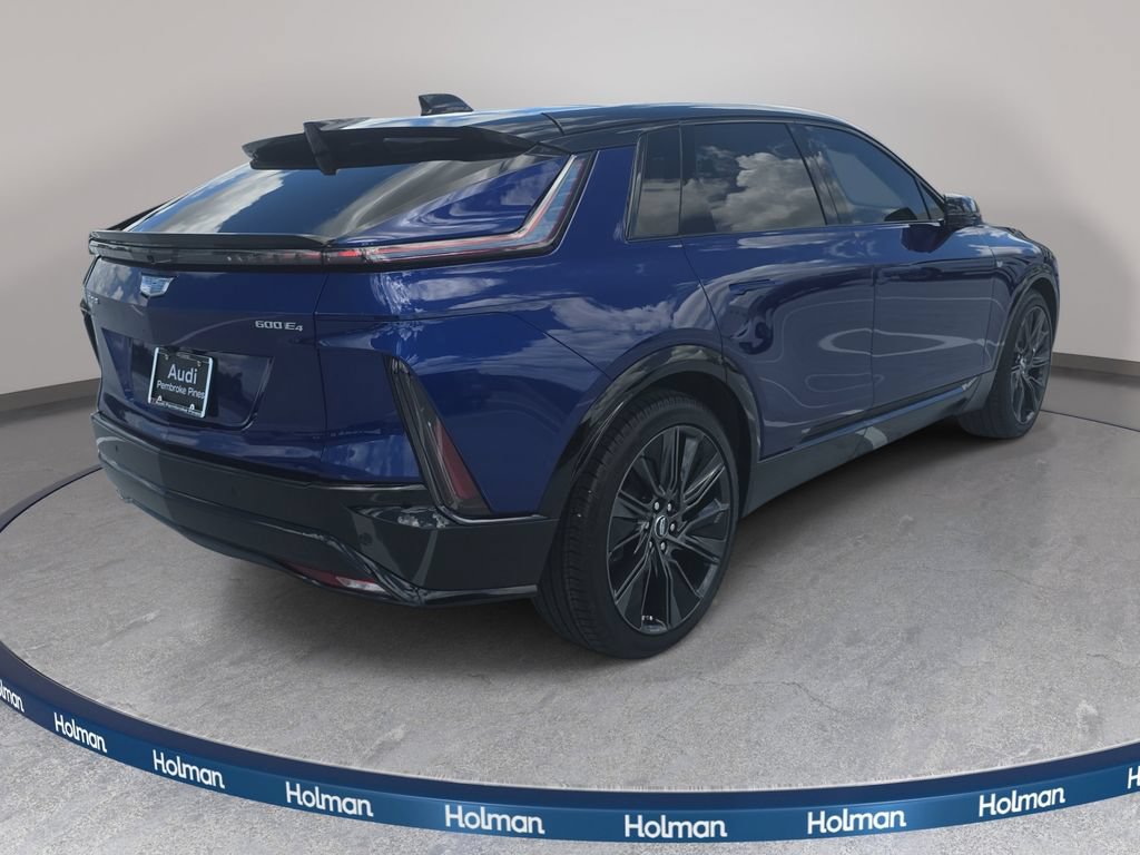 Used 2026 Cadillac Lyriq Signature Sport AWD/4WD image 6