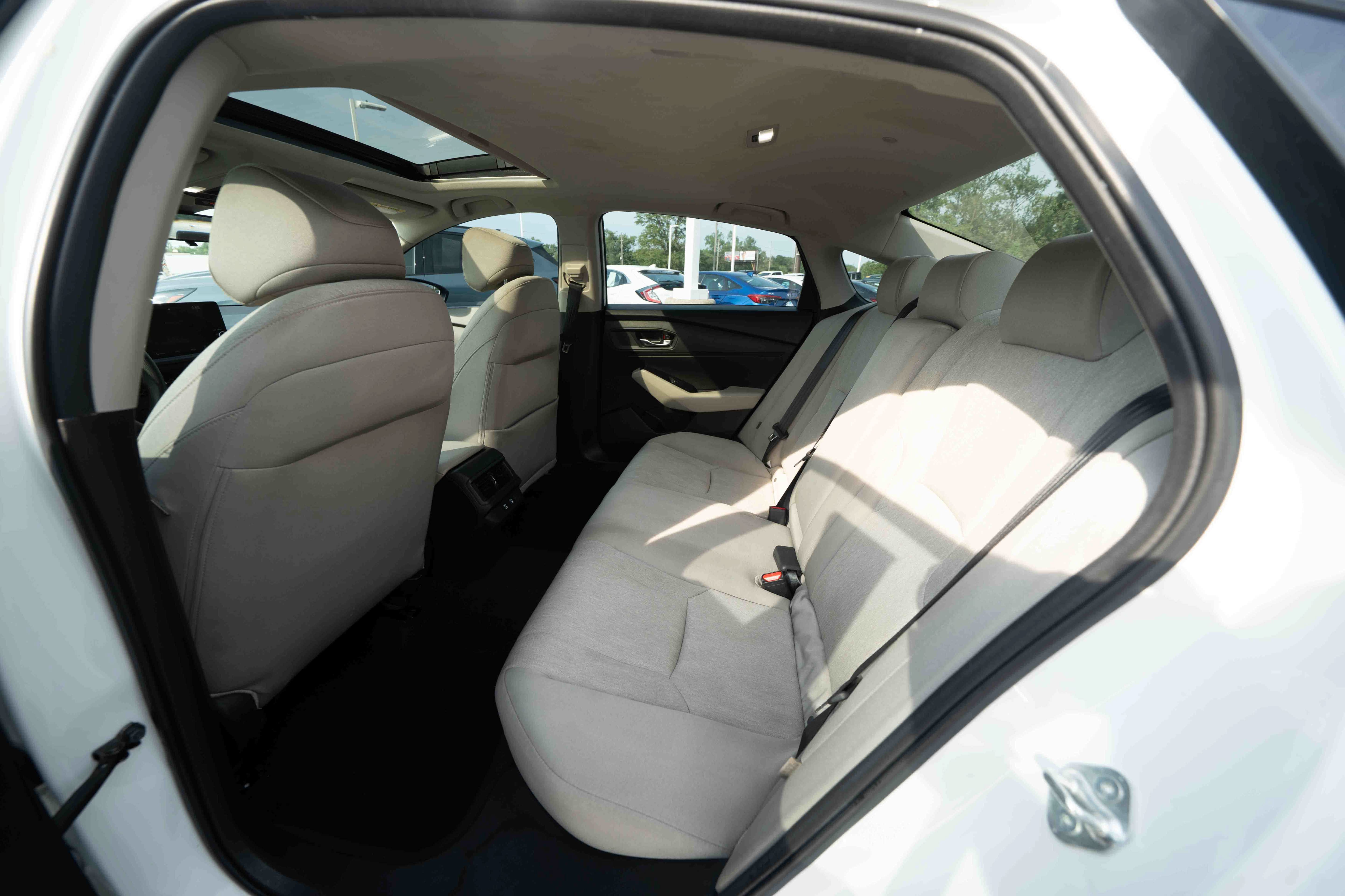 Used 2025 Honda Accord SE image 23