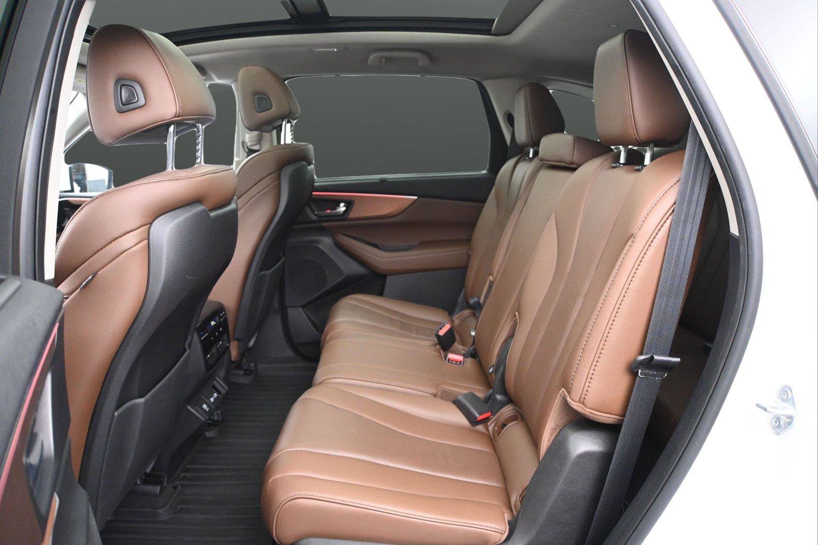 Certified 2024 Acura MDX w/ Technology Package AWD/4WD image 9
