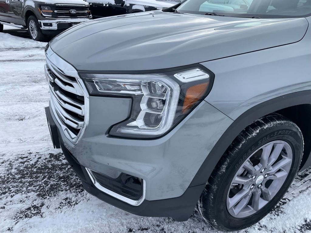 Used 2023 GMC Terrain SLT image 35