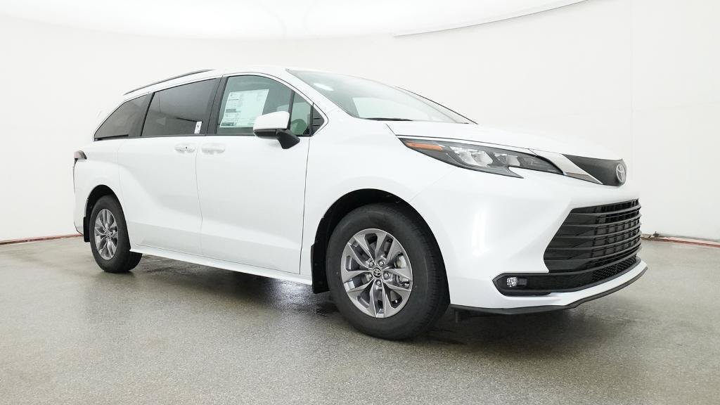 New 2026 Toyota Sienna XLE FWD image 32
