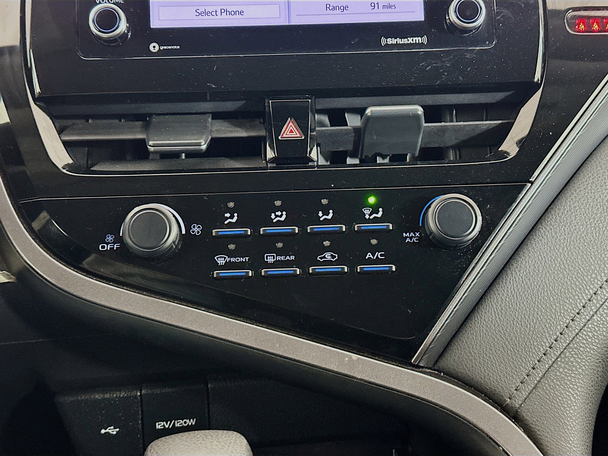 Used 2021 Toyota Camry LE image 22