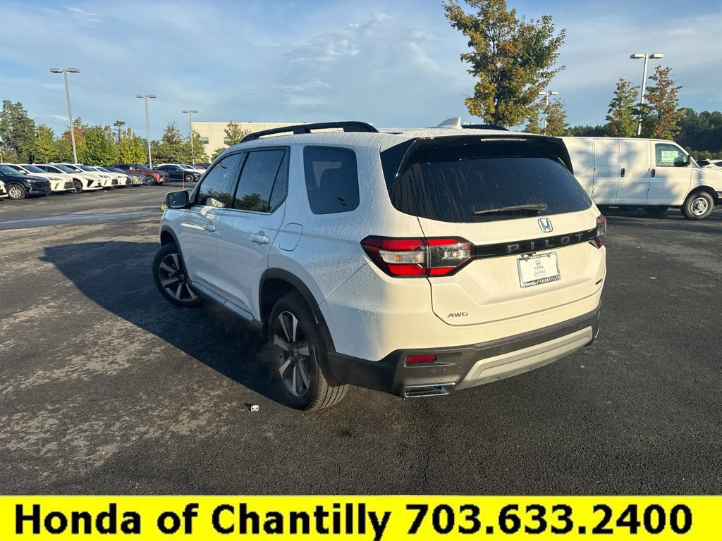 Certified 2025 Honda Pilot Touring image 5