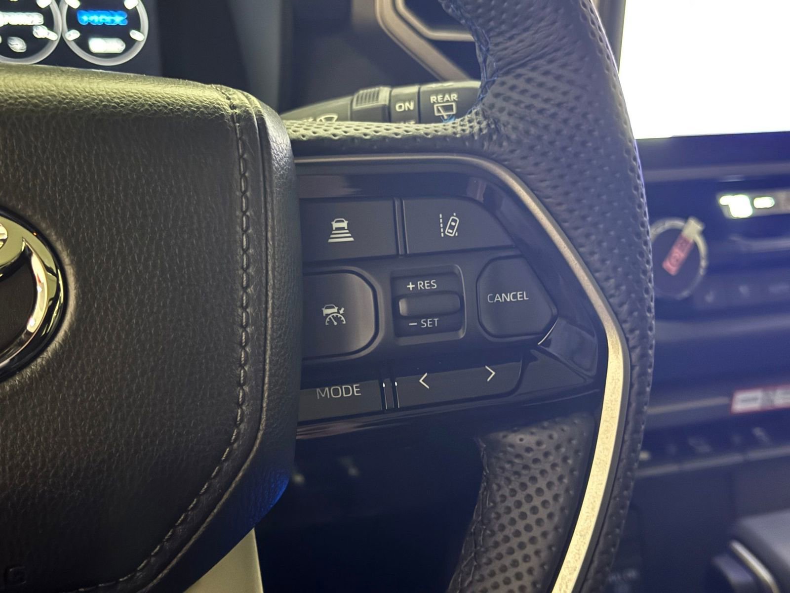 New 2026 Toyota Sequoia Platinum AWD/4WD image 30