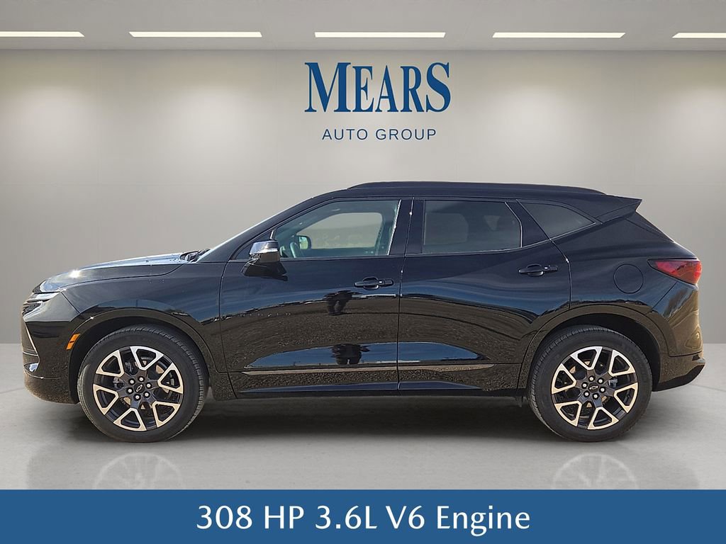 Used 2025 Chevrolet Blazer RS image 3