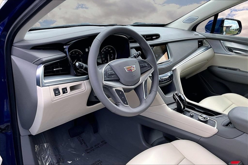 Certified 2025 Cadillac XT5 Premium Luxury FWD image 17