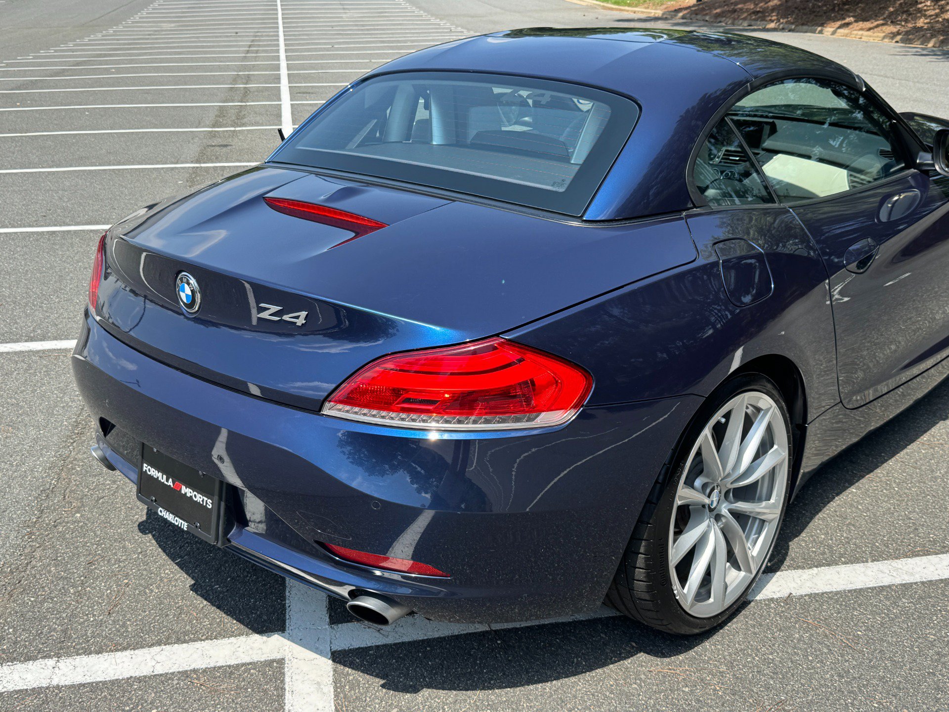 Used 2011 BMW Z4 sDrive35i RWD image 22