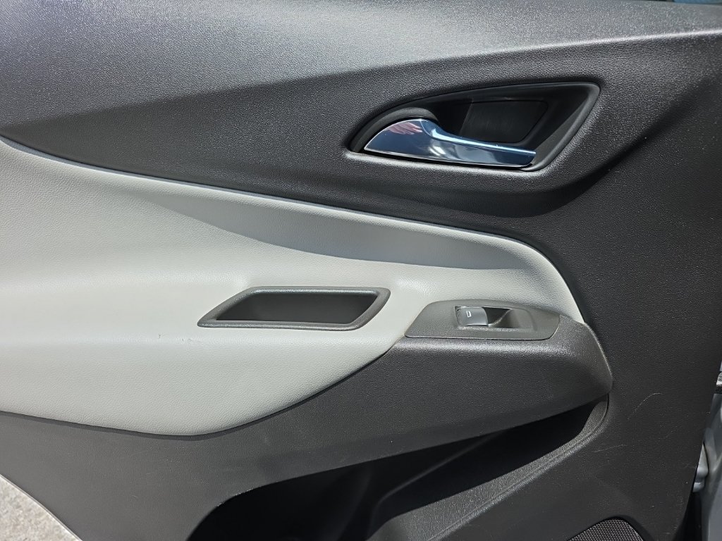 Used 2020 Chevrolet Equinox LS w/ LS Convenience Package AWD/4WD image 19