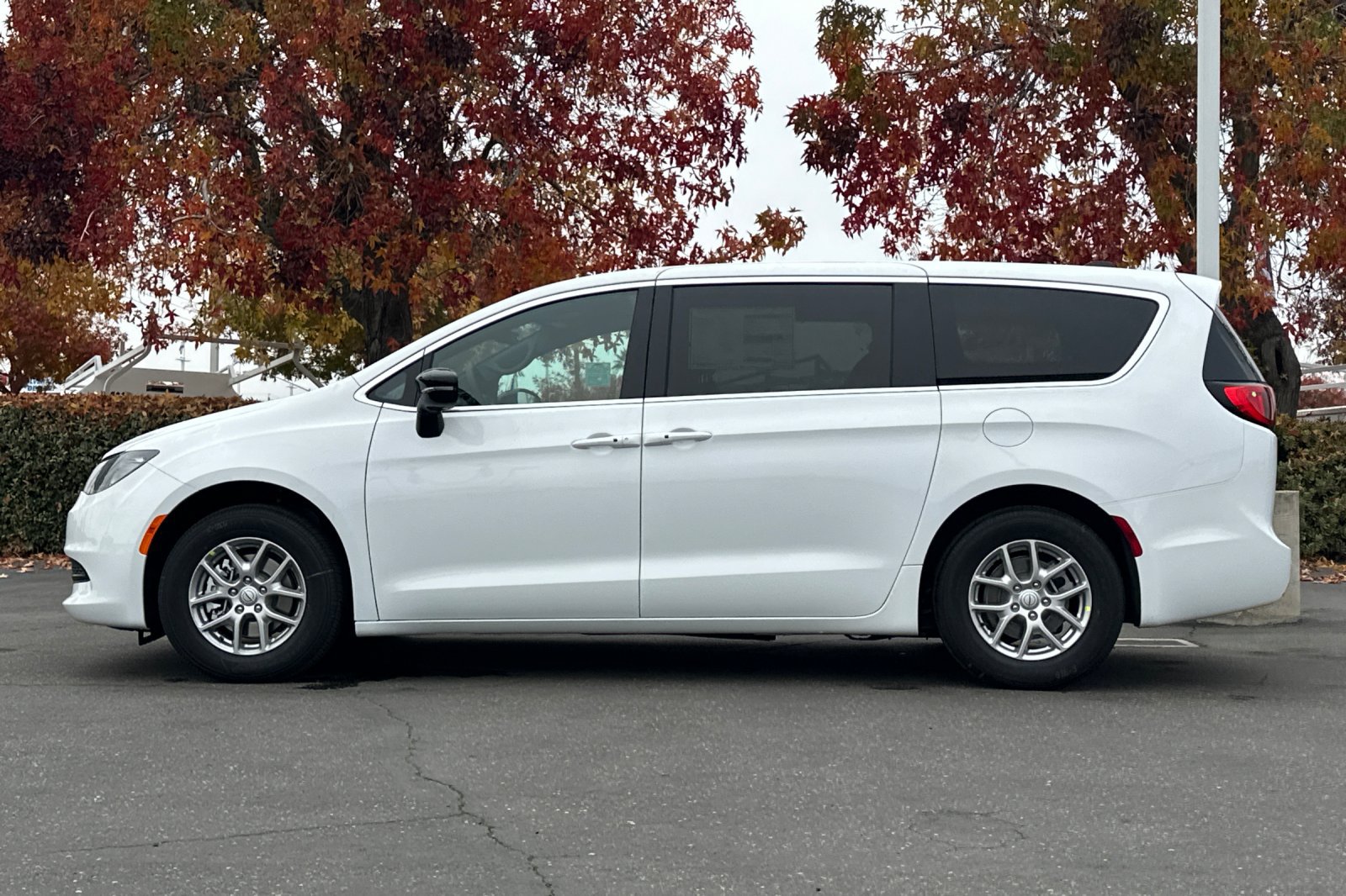 New 2026 Chrysler Voyager LX FWD image 7
