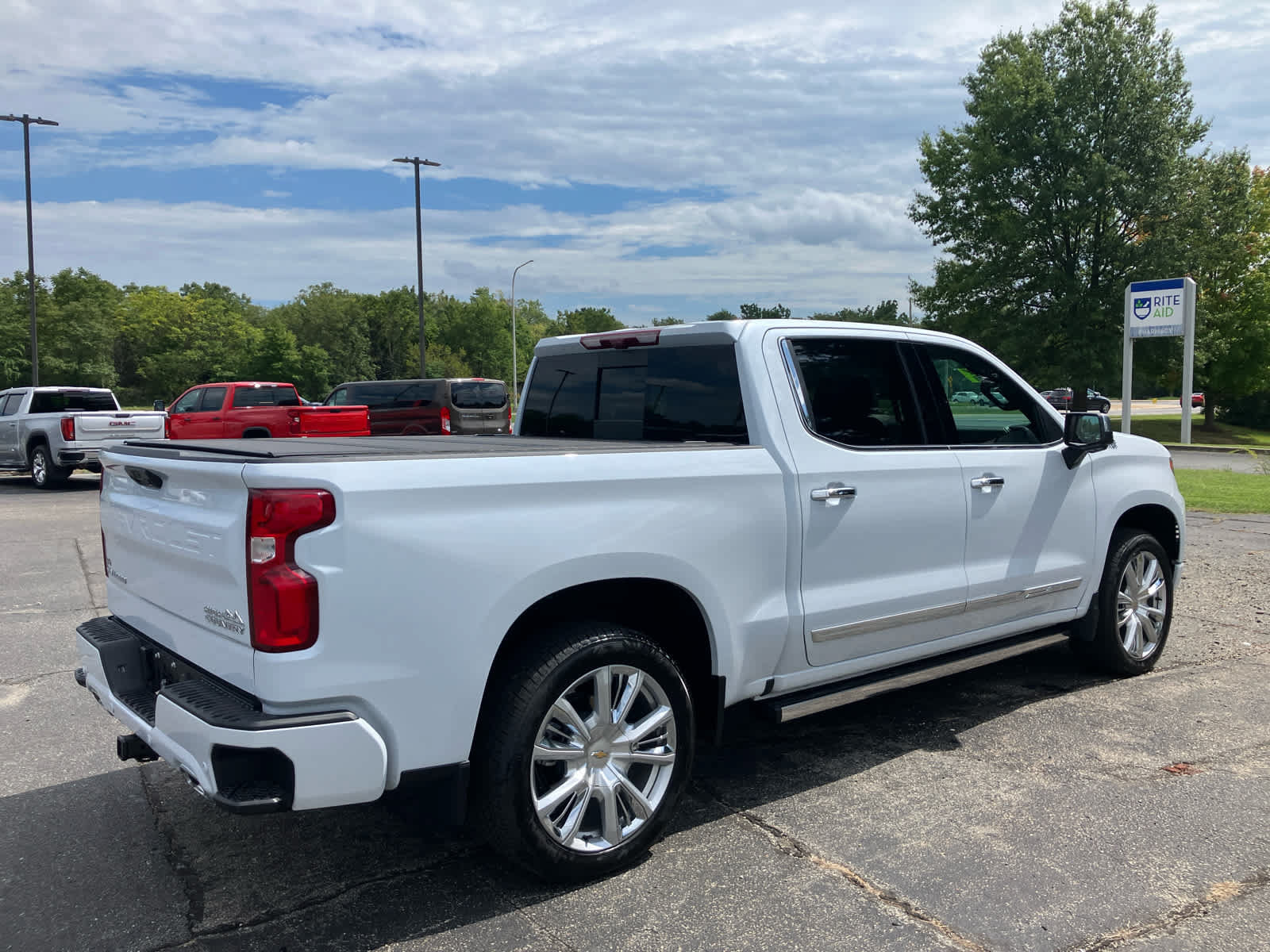 Used 2026 Chevrolet Silverado 1500 High Country AWD/4WD image 3
