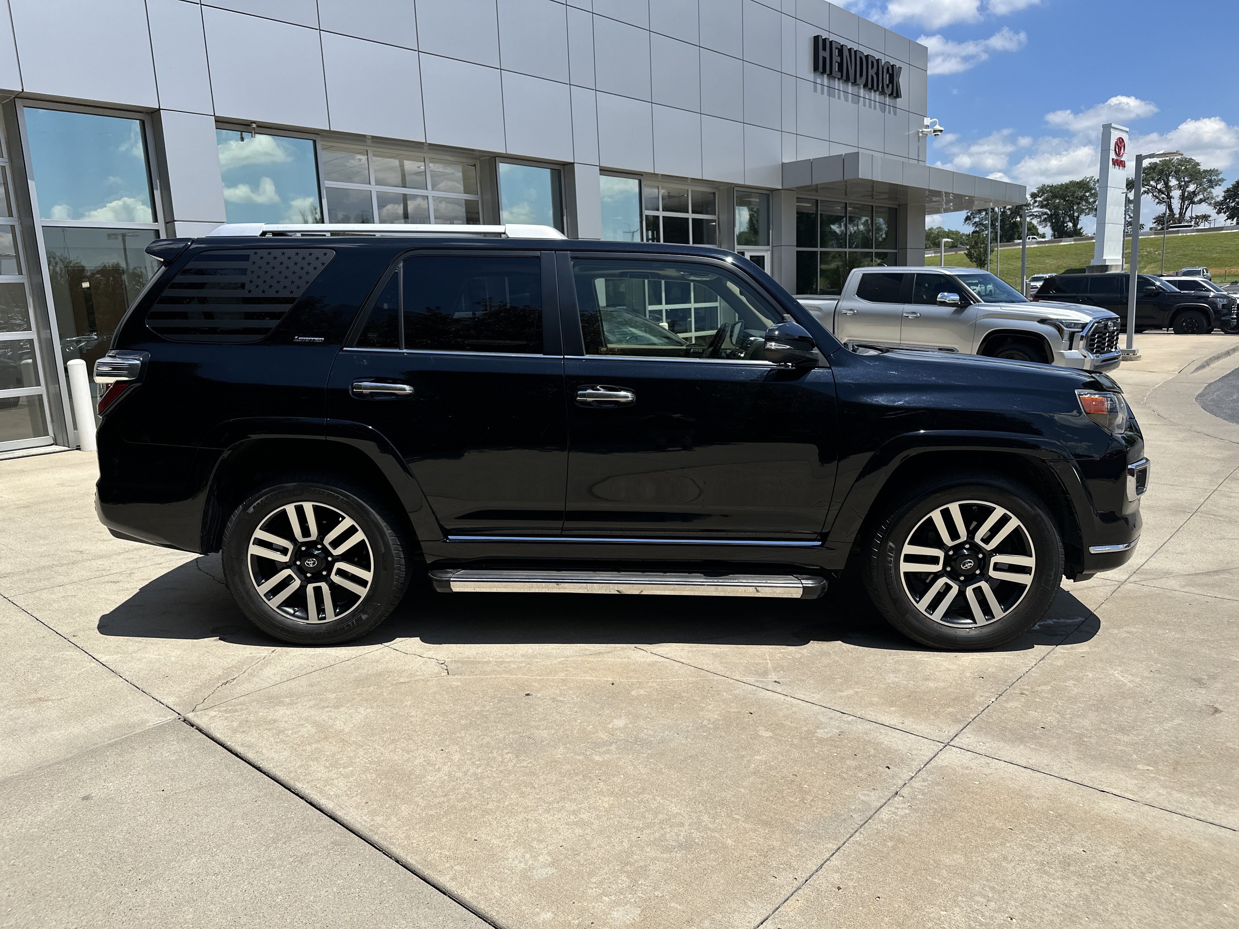 Used 2017 Toyota 4Runner Limited AWD/4WD image 10