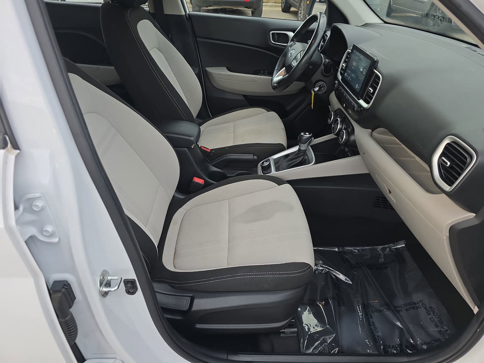 Used 2022 Hyundai Venue SEL w/ Cargo Package FWD image 10