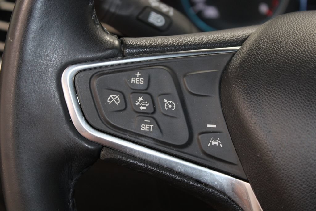 Used 2017 Chevrolet Malibu LT w/ Leather Package FWD image 32