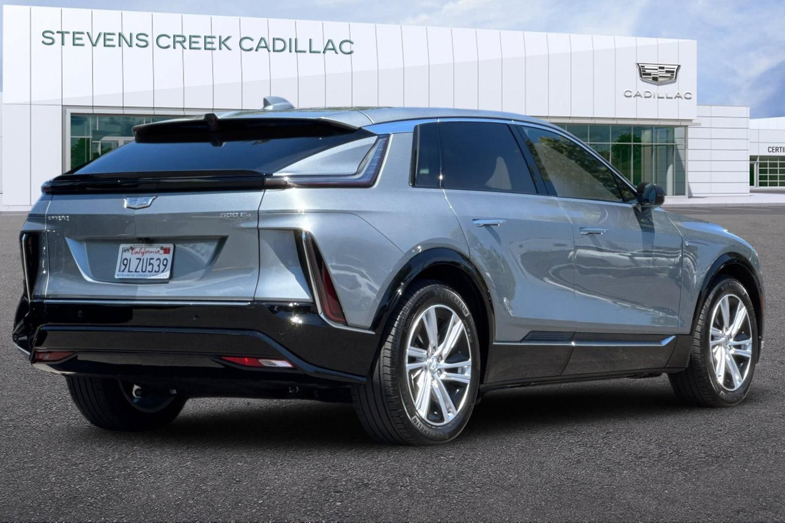 Certified 2024 Cadillac Lyriq Tech w/ Driver Assist Package AWD/4WD image 3