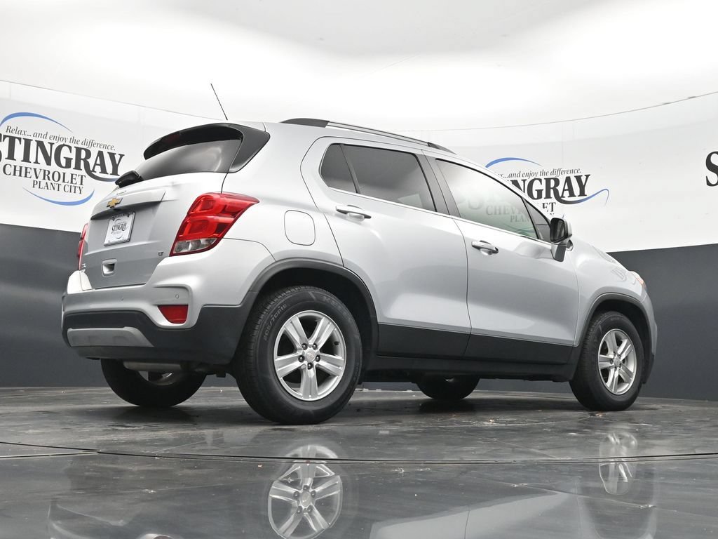 Used 2020 Chevrolet Trax LT w/ Driver Confidence Package FWD image 32