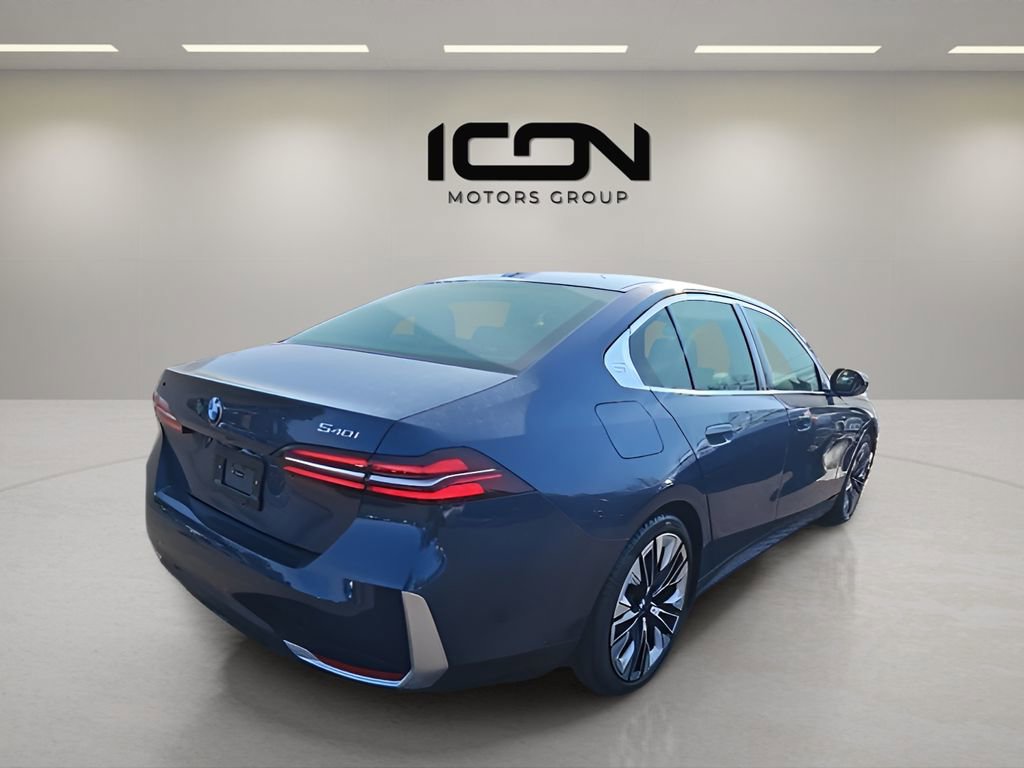 Used 2026 BMW 540i xDrive image 3