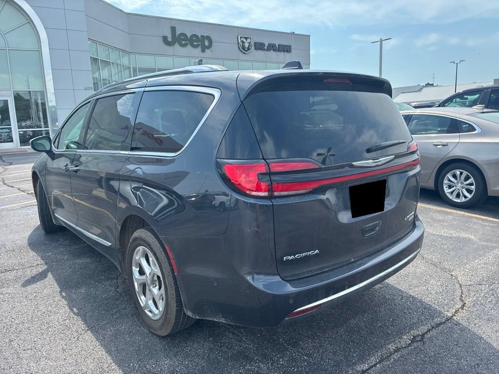 Used 2021 Chrysler Pacifica Limited w/ Premium & Safety Sphere Group AWD/4WD image 6