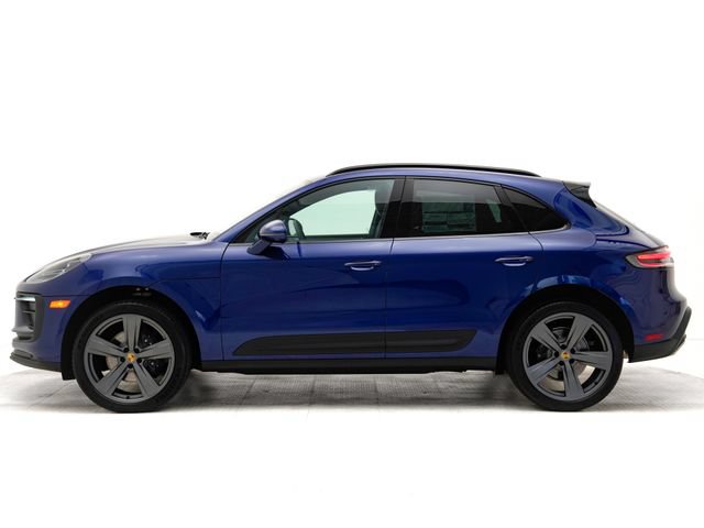 Certified 2025 Porsche Macan AWD/4WD image 2