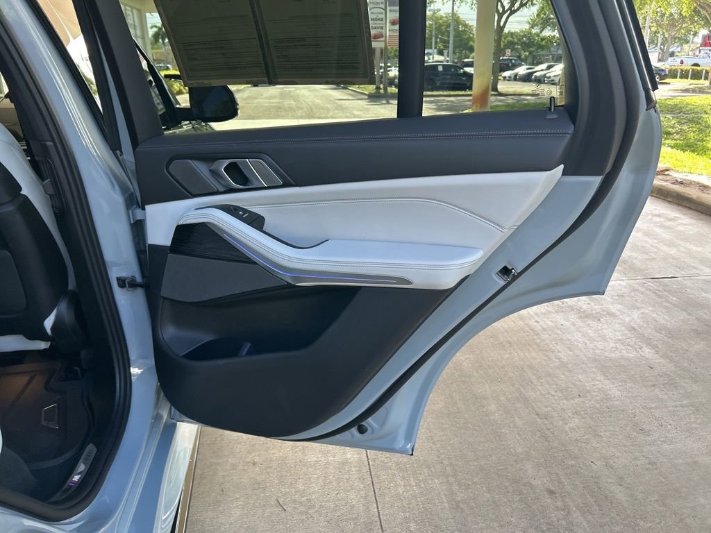 Used 2024 BMW X5 xDrive40i w/ M Sport Package image 41