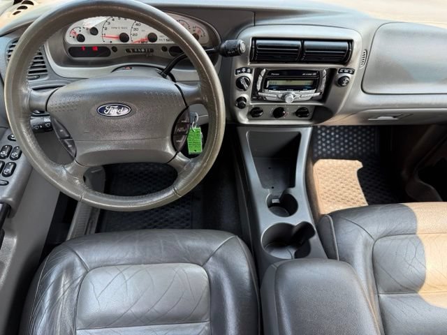 Used 2005 Ford Explorer Sport Trac Adrenalin AWD/4WD image 3