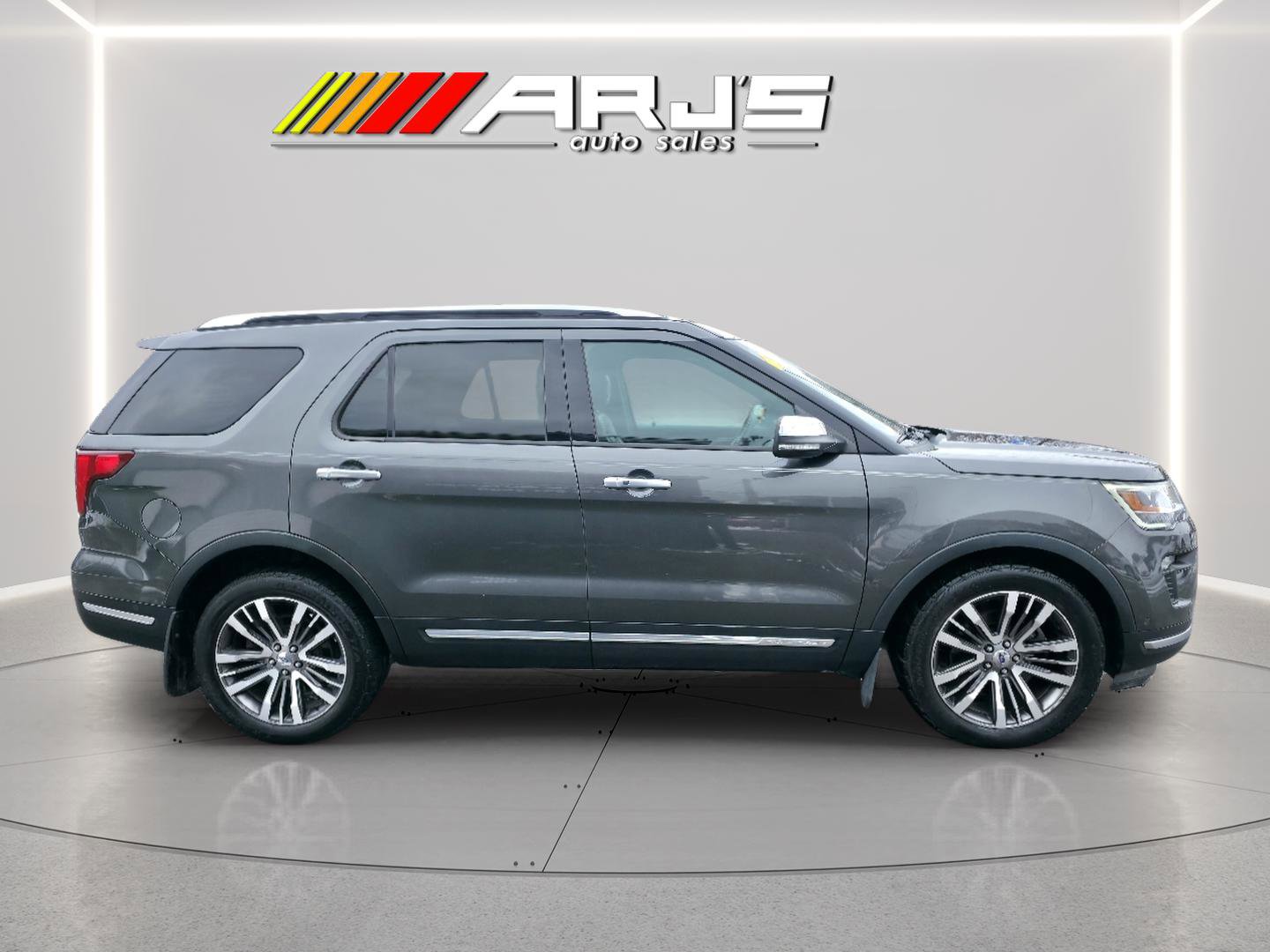 Used 2018 Ford Explorer Platinum image 6