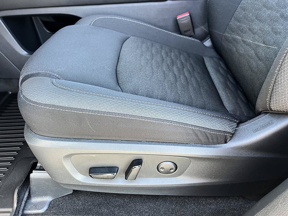 Certified 2025 Nissan Pathfinder SV FWD image 21