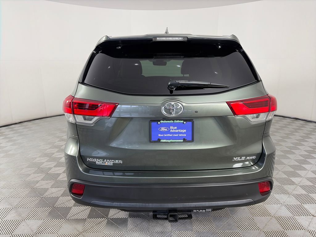 Used 2017 Toyota Highlander XLE w/ Carpet Mat Package AWD/4WD image 6