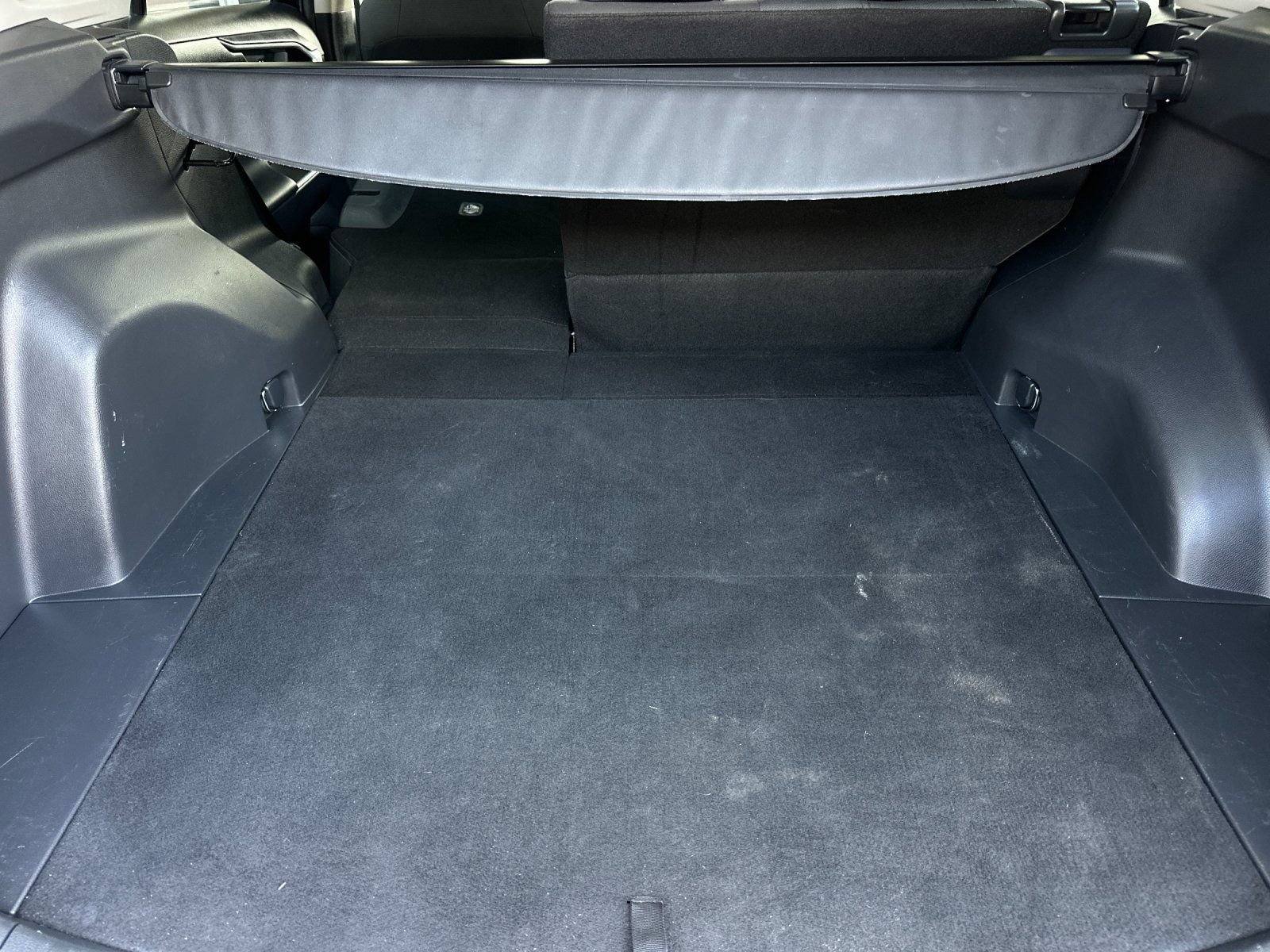 Used 2024 Toyota RAV4 XLE FWD image 14