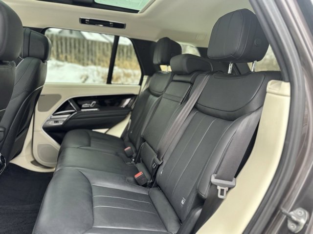 Used 2023 Land Rover Range Rover SE image 18